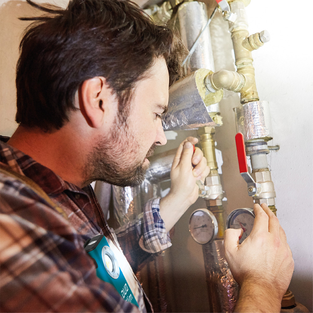 PGC0700600_530489_DUO_Slim_LED-Handlampe_(A1)